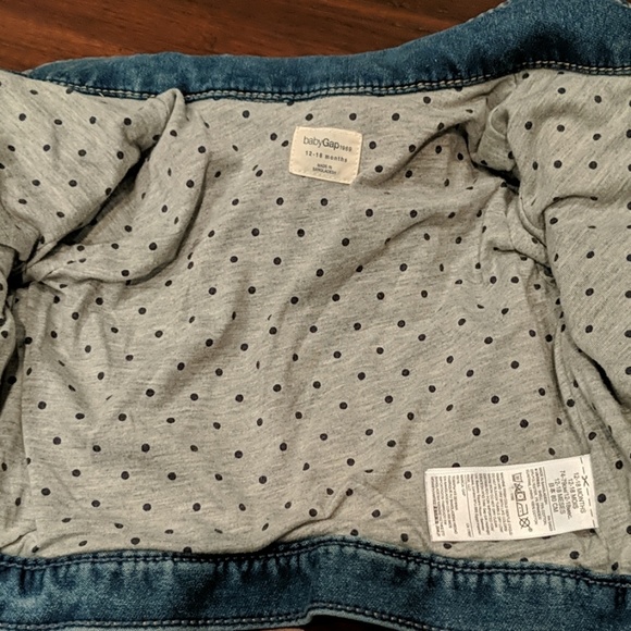 EUC Gap denim jacket with polka dot lining - Picture 4 of 6